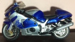 Miniatura Maisto - Motocicleta Suzuki GSX 1300 - cores predominantes: azul e cinza. OBS: falta descanso - Item no estado.