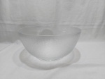 Enorme bowl centro de mesa em vidro jateado. Medindo 35,5cm de diâmetro x 16cm de altura. Leve bicado na borda.