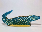 PALATNIK – Escultura cinética representando crocodilo em resina de poliéster de manufatura Abraham Palatnik. Medindo 8,5 cm de altura por 19,5 cm de comprimento. 