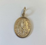 PINGENTE NOSSA SENHORA DE FATIMA CONFECCIONADO EM AMARELO 18K, PESO: 0,9g, TAMANHO 14,48mm, VALOR DE MERCADO: R$ 900,00
