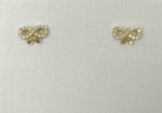BRINCO LAÇO CONFECCIONADA EM OURO AMARELO 18K, COM ZIRCONIAS BRANCAS , PESO: 1,1g, TAMANHO: 9,37mm. VALOR DE MERCADO: R$ 900,00