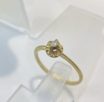 ANEL CONFECCIONADO EM OURO AMARELO 18K, COM 1 DIAMANTES DE 3 PONTOS, PESO: 1,0g, TAMANHO DO ANEL: 13  VALOR DE MERCADO: R$ 1.000,00