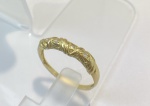 ANEL CONFECCIONADO EM OURO AMARELO 18K, COM 4 DIAMANTES, PESO: 1,7g, TAMANHO DO ANEL: 19.  VALOR DE MERCADO: R$ 1.800,00