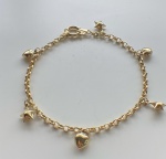 PULSEIRA COM BERLOQUE CONFECCIONADO EM OURO AMARELO 18K, PESO: 4,7g, TAMANHO DA CORRENTE 18cm. VALOR DE MERCADO: R$ 2.820,00