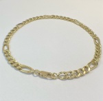 PULSEIRA ELO 6X1 CONFECCIONADO EM OURO AMARELO 18K, FECHO MOSQUETÃO, PESO: 7,2g, TAMANHO: 22cm. VALOR DE MERCADO: R$ 4.320,00