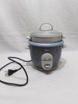 Panela elétrica de arroz da Oster, modelo 4722-017. 127v,  funcionando perfeitamente.