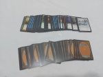 Lote com mais de 100 cartas sortidas do jogo Magic.