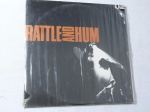 LP VINIL - Duplo - "U2 - Battle and Hum", Island, 1988. Na capa original. Discos não testados.