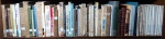 Aproximadamente  60 livros de autores e temas diversos. Alguns livros no estado e com desgastes do tempo.