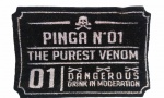 Exótico capacho de fibra com os dizeres " Pinga Nº 1 - The Purest Venon - DANGER". Medida 45x66cm.