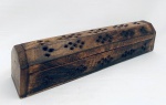 Incensário em madeira, decorado com vazados. Med. 30x6,5x5,5 cm.