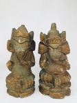 Duas esculturas deus hindu, Ganesha, deus do intelecto, da sabedoria, da fortuna e prosperidade, confeccionadas em madeira. Med. Alt. 27 cm.