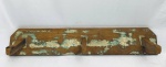 Cabideiro em madeira de demolição, com três suportes. Med. 81x23x13,5 cm.