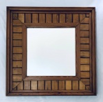 Espelho com moldura em madeira de demolição e Pinho de Riga. Med. 81,5x82,5 cm.
