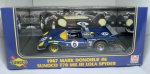 Miniatura Sunoco Lola Spyder -  1967 - Mark Donohue - #6 - Penske Racing Authentics  escala 1:18  item de coleção com certificado de autenticidade  na embalagem original  sem manuseio