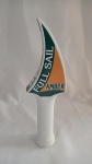 Curiosa alavanca de chopeira tambem conhecida como Tap Handle da cervejaria americana Full Sail - Tipo Amber. Mede 25cm de altura. Tem uma parte da pintura craquelada perto da base. Linda peça para colecionadores de itens ligados a cerveja ou decoração de bar. Rosca padrão na parte inferior