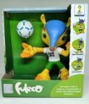 Boneco Mascote Tatu Fuleco Copa do Mundo Brasil 2014   Elka / Fifa -18 cm de altura   plástico  articulado - item de coleção na embalagem original sem manuseio