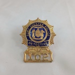 Maravilhoso badge ou distintivo de Detetive da polícia de Port Chester no Estado de New York ou Nova Iorque nos Estados Unidos. Fabricado pela Smith& Warren. Mede 7cm de altura. Peça extremamente detalhada