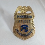 Estupendo badge ou distintivo da Pinkerton Security Services. Mede 8,5cm de altura - Atras está marcado Tucson Office.