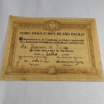 MILITARIA - REVOLUÇÃO DE 32 - Antigo DIPLOMA DEI OURO PARA O BEM DE SÃO PAULO, datado de Julho de 1932. Este DIPLOMA era concedido a quem contribuía para a causa Paulista. Com o fim da revolução, a sobra do ouro que foi arrecadado foi doado à Santa Casa de Misericórdia de São Paulo, que o utilizou para construção do edifício em seu terreno no Largo da Misericórdia. No acervo do Museu da Santa Casa estão os volumes de doadores da campanha `Ouro Para O Bem De São Paulo` citando nominalmente não só os doadores da Capital, como de moradores de outras cidades que fizeram suas doações.