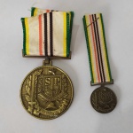 MILITARIA - MEDALHA MMDC - Medalha e Miniatura comemorativa ao trigésimo aniversário da Revolução Constitucionalista de 32, com as respectivas fitas.