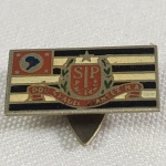 MILITARIA - Pin Bandeira de São Paulo com Brasão escrito PRO S. PAULO. REVOLUÇÃO DE 32. FIGURINHA DO ÁLBUM PAULISTA NÚMERO 39.