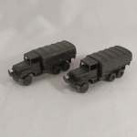 DOIS (02) CAMINHÕES MILITARES ALEMÃES, fabricados pela ROCO na Áustria. Cada um mede aprox. 9,5 cm de comprimento (Escala HO). Feitos em Plástico duro. Excelentes para Maquetes Ferroviárias.
