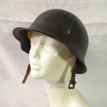 MILITARIA - CAPACETE da POLICIA ALEMÃ, usado no pós-guerra. `Este item não Promove ou glorifica violência ou intolerância racial. Está à venda apenas para fins de preservação da memória histórica. A organização deste leilão não faz apologia a quaisquer movimentos políticos ou ideológicos, e repudia qualquer ideologia de cunho racista.`