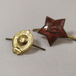 37. Militaria - Lote com 02 Acessórios do uniforme militar do Exército Vermelho, URSS