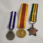 Lote com 03 Miniaturas de Medalhas (14).