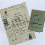 COLECIONISMO - Antigo conjunto de documentos datados da década de 20 de um estrangeiro morando no Brasil. Um dos atestados observa que o portador `não é vadio nem mendigo`.