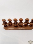 Escultura barro cozido 6 cangaceiros assinada DEDE. Meddia 18cm x 5 cm