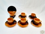 Jogo de 6 Xicaras de Chá  em Ceramica Vitrificada Marrom. Medida: 8 cm altura x 7,5 cm diametro e 6 Pires 15 cm diametro . Apresenta pequena Avaria conforme foto