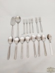 Lote de 16 Talheres Diversos Modelos em Aço Inox. Medida: 1 arroz 24 cm , 1 espatula 23,5 cm, 8 colheres sopa 17,5 cm , 4 garfos sobremesa 17 cm , 2 garfos jantar 18,5 cm