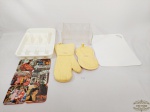 Lote de Cozinha 6 Peças Diversas sendo tabua, porta talheres  em acrilico , Descansos copo e Pegadores. Medida: Maior 29 cm x 37 cm e menor 9,5 cm