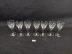 Jogo de 7 Taças Licor em Cristal Lapidado Losangulo. medida 8,5 cm altura x 3,5 cm