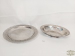 Lote 2 Peças em Inox sendo 1 Travessa Redonda e 1 paozeira. Medida: 23,5 cm x 28 cm e travessa redonda 30 cm
