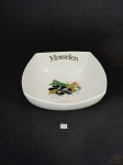 Travessa Funda em Porcelana Royal Decorada com Legumes. Medida: 24 cm x 24 cm x 9 cm altura