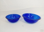 2 Saladeiras em Vidro Azul Cobalto. Medida: 10 cm altura x 26 cm diametro e 9 cm altura x 20 cm diametro