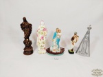 Lote de Arte Sacra sendo 5 Santos Diversos Medida: Maior 21,5 cm e menor 14 cm