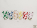 jogo de 6 copos longos em vidro coloridos. Medida: 14 cm x 7 cm