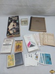Lote diverso, composto de jogo master mind, relógio despertador, par de baralhos, etc.