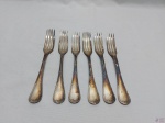 Jogo de 6 garfos de mesa em prata 90 Vix, modelo lacinho. Medindo 20cm de comprimento.