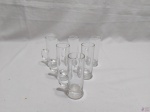 Jogo de 6 canecas de vodka em vidro ARC Francês incolor com base pesada. Medindo 10cm de altura.