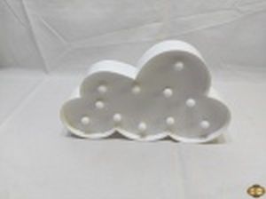 Luminária, enfeite na forma de nuvem. Medindo 29cm x 18cm.