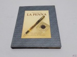 Livro "La Penna" de Enrico Castruccio, com escrita em espanhol.