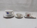 Lote de 2 xícaras de café e 1 xícara de chá em porcelana para colecionador.
