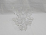 Jogo de 6 taças de vinho em cristal incolor com lapidação trigo. Medindo 8cm de diâmetro de boca x 16cm de altura.