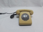 Antigo telefone de disco da marca Siemens, modelo H70. Necessita de restauro, produto não testado.