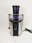 Centrifuga de Suco Best Cook com 2 velocidades 110v 700 w funcionando. falta o copo coletor Medida: 40 cm altura x 28 cm